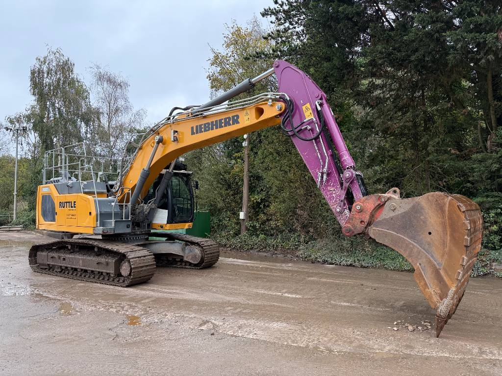 Pelle sur chenilles Liebherr R 930 — occasion 2022, 4 195 h