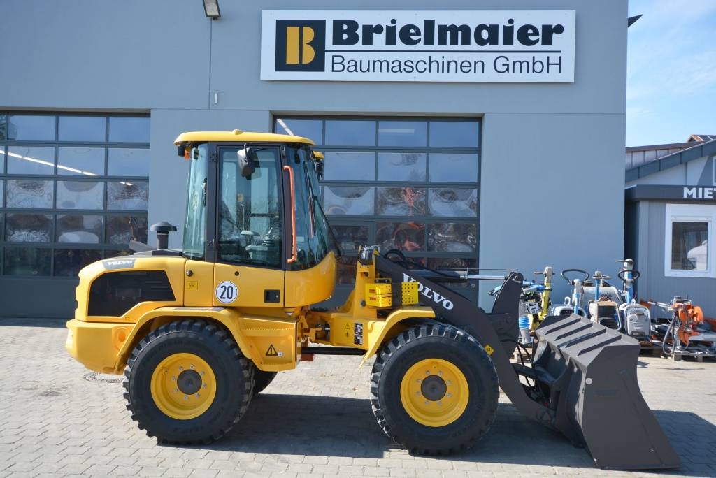 Chargeuse sur pneus Volvo L 35 H — occasion 2026, 70 h