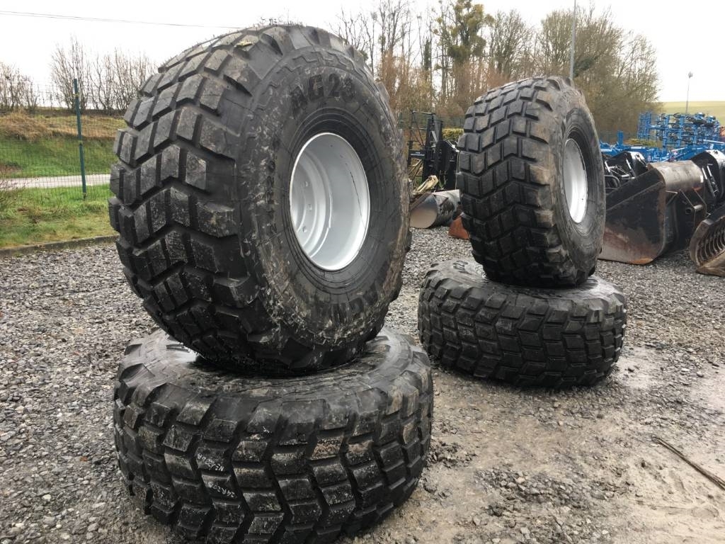 MAGNA TYRES 24R20.5