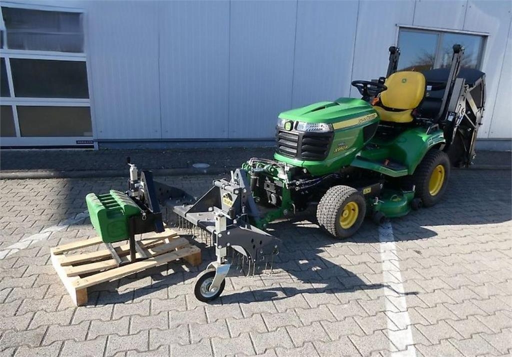 Tracteur agricole John Deere X950R mit Anbaugeräten — occasion 2020, 550 h