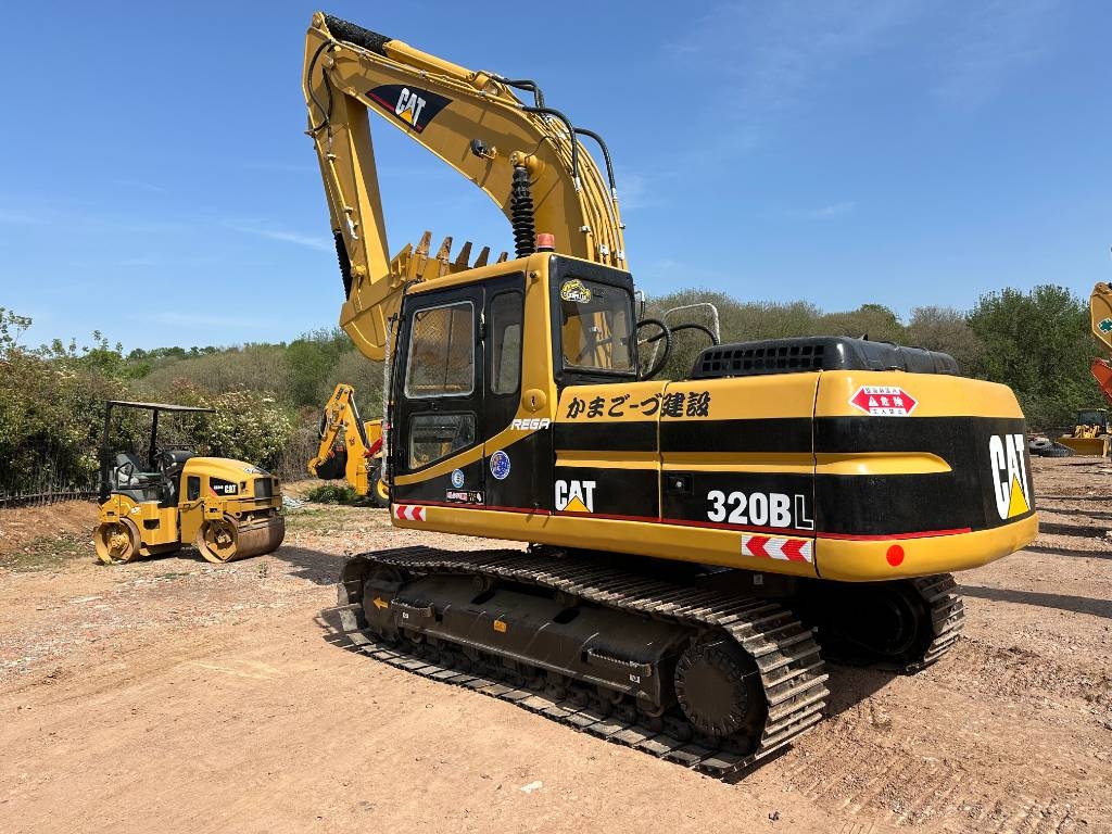 Pelle sur chenilles Caterpillar 320 B L — occasion 2020, 1 325 h