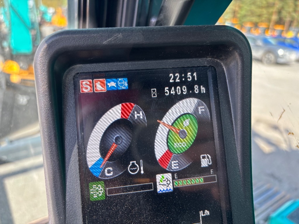Kobelco SK 230 SR LC / Engcon, Hyvät varusteet, Stage V kuva 16