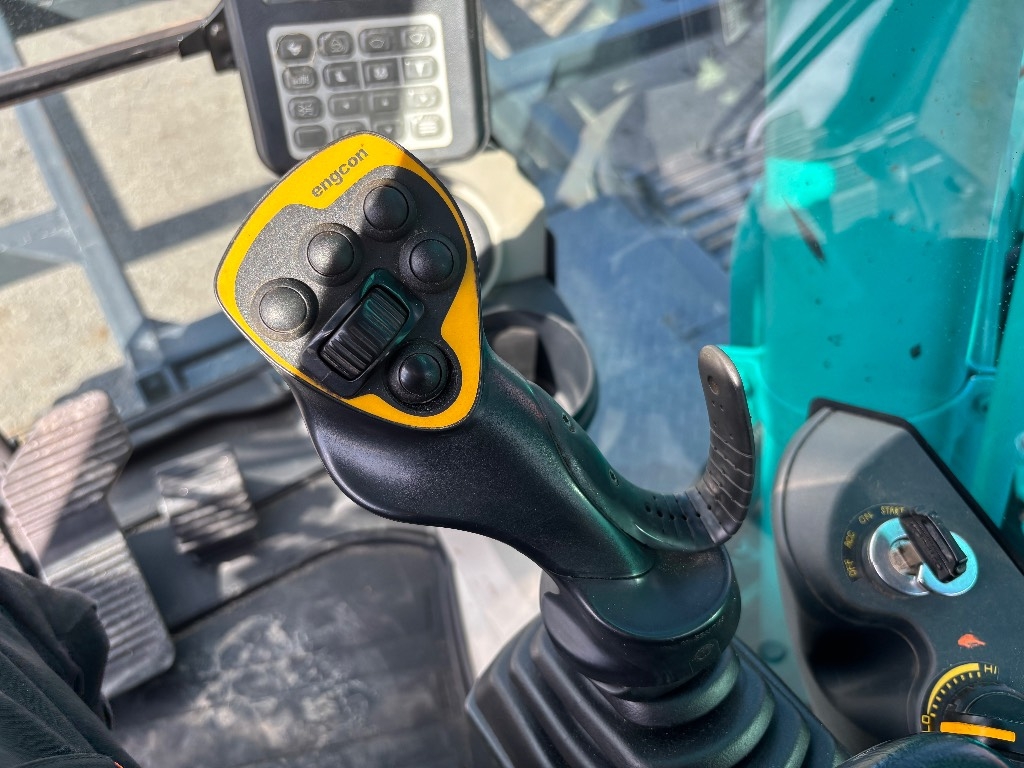 Kobelco SK 230 SR LC / Engcon, Hyvät varusteet, Stage V kuva 14