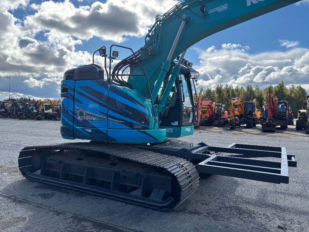 Kobelco SK 230 SR LC / Engcon, Hyvät varusteet, Stage V kuva 6