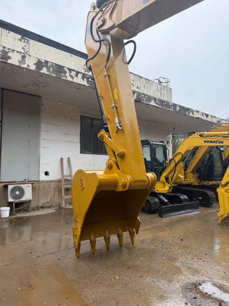 CAT 330 D 2L - 28th Anniversary Promotion Price
