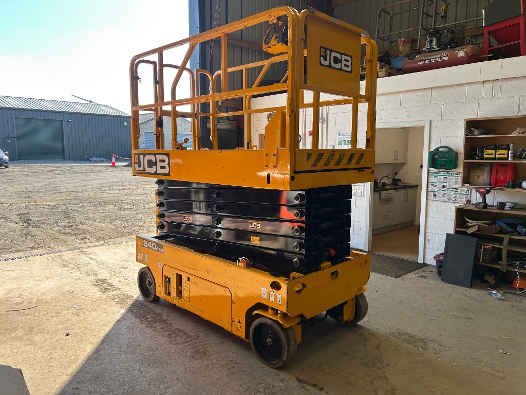JCB 4046E