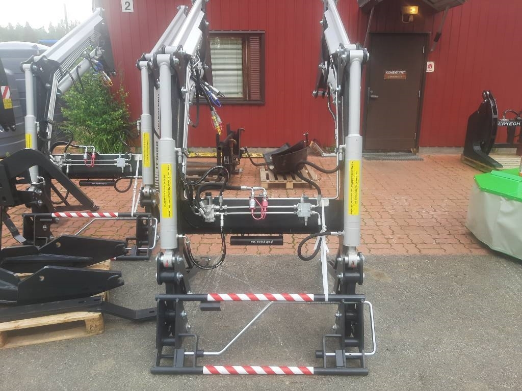 Inter-Tech IT 1600 keskipitkä.Etukuormain Valtra 6000-sarjaa