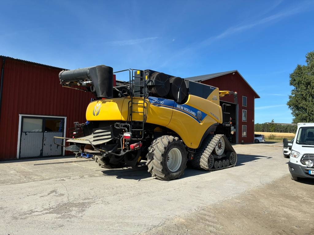 New Holland CR 10.90