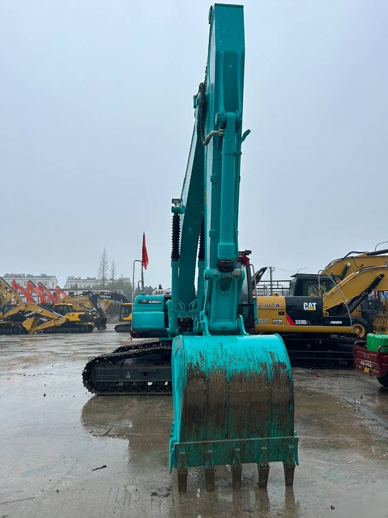 Pelle sur chenilles Kobelco SK200-8 — occasion 2024, 500 h