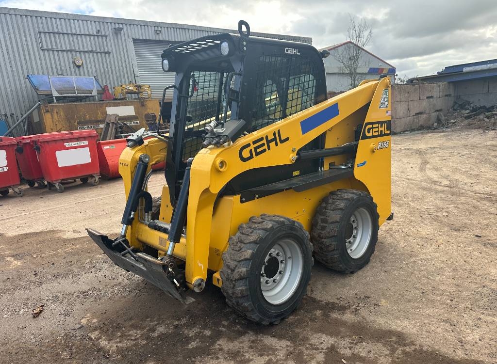 Gehl R 165