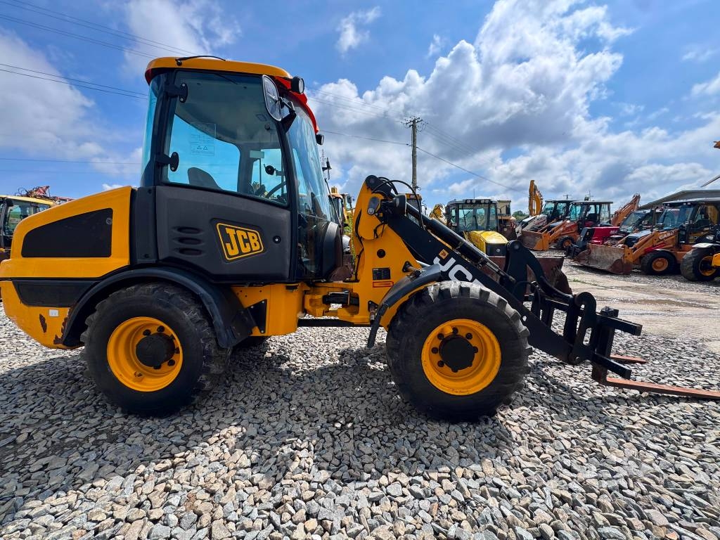 JCB 406