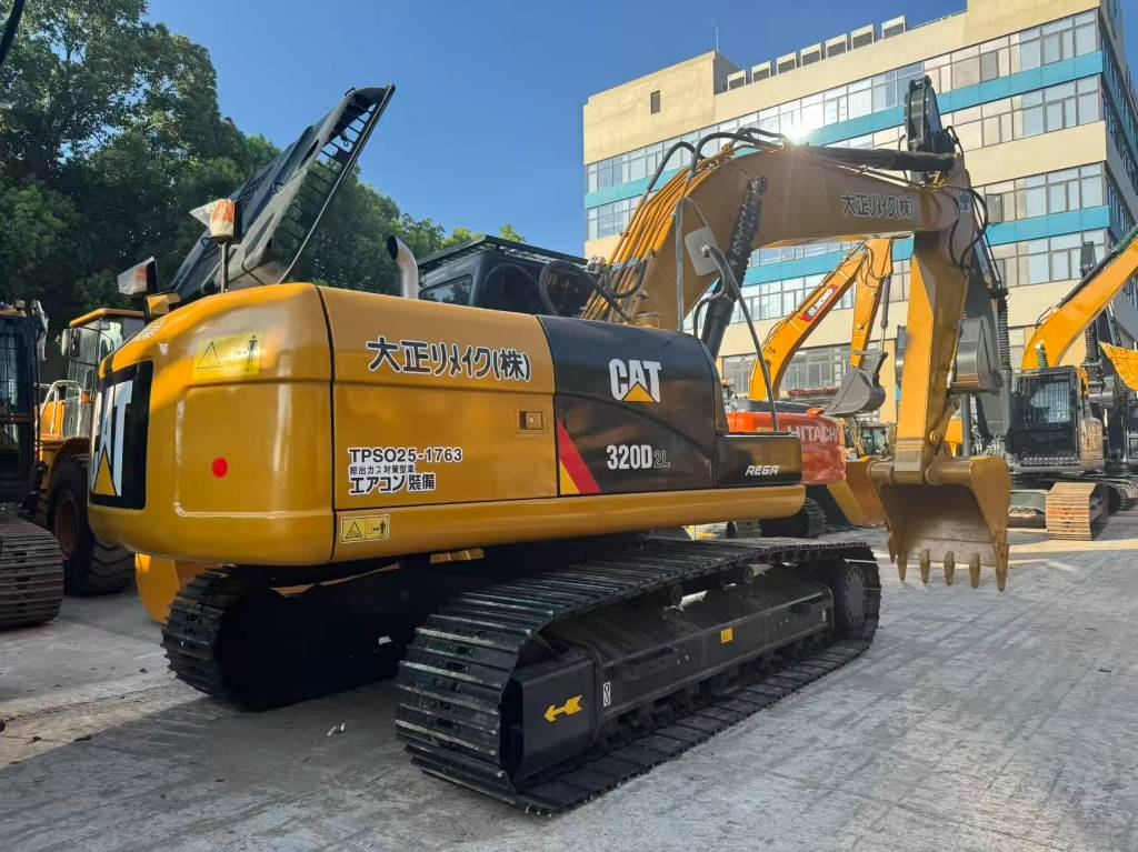 CAT 320d2l