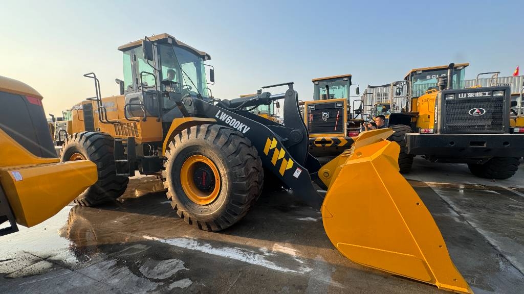 Chargeuse sur pneus XCMG LW 600 KV Plenty of wheel loaders in stock — occasion 2025, 156 h