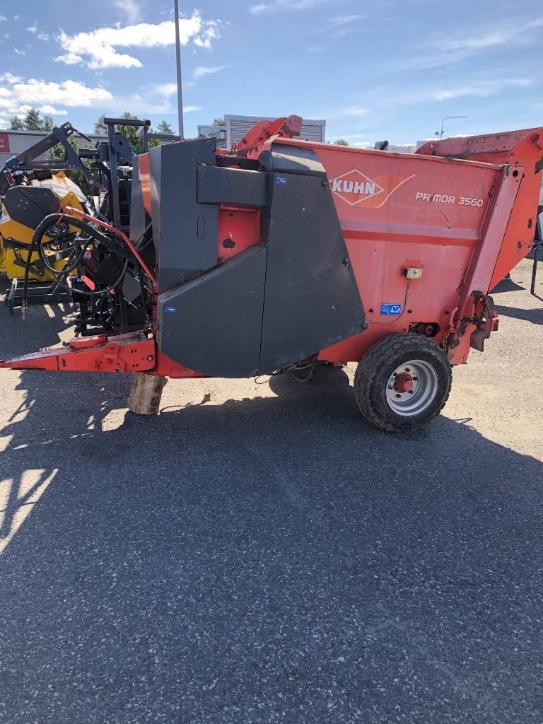 Kuhn 3560