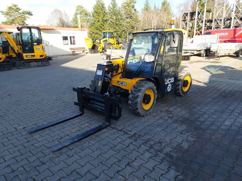 Chariot télescopique JCB 514-40 — occasion 2024, 99 h