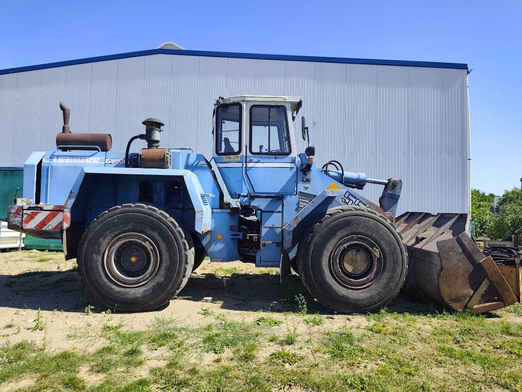 Chargeuse sur pneus Liebherr 551 — occasion 1992, 23 817 h