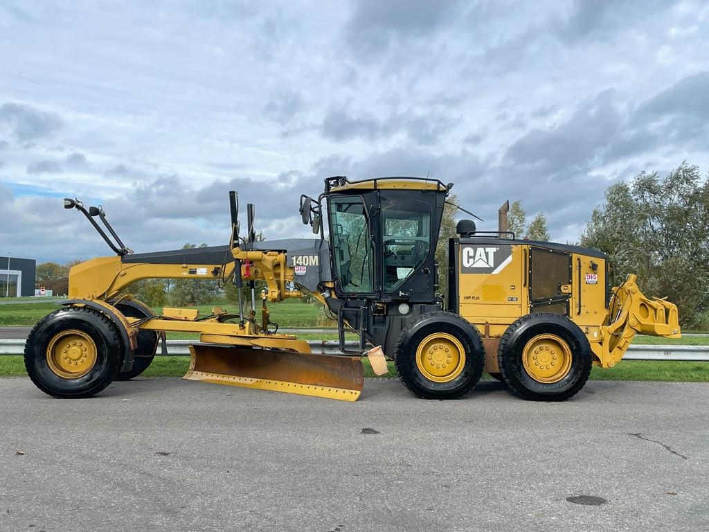 Niveleuse Caterpillar 140M — occasion 2008, 15 200 h