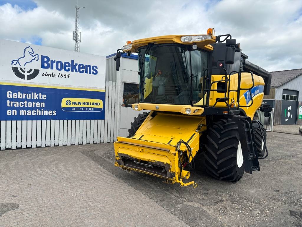 New Holland CX 820