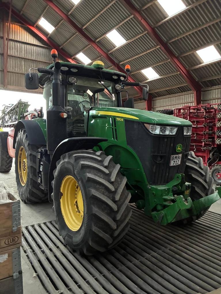 John Deere 7R.310