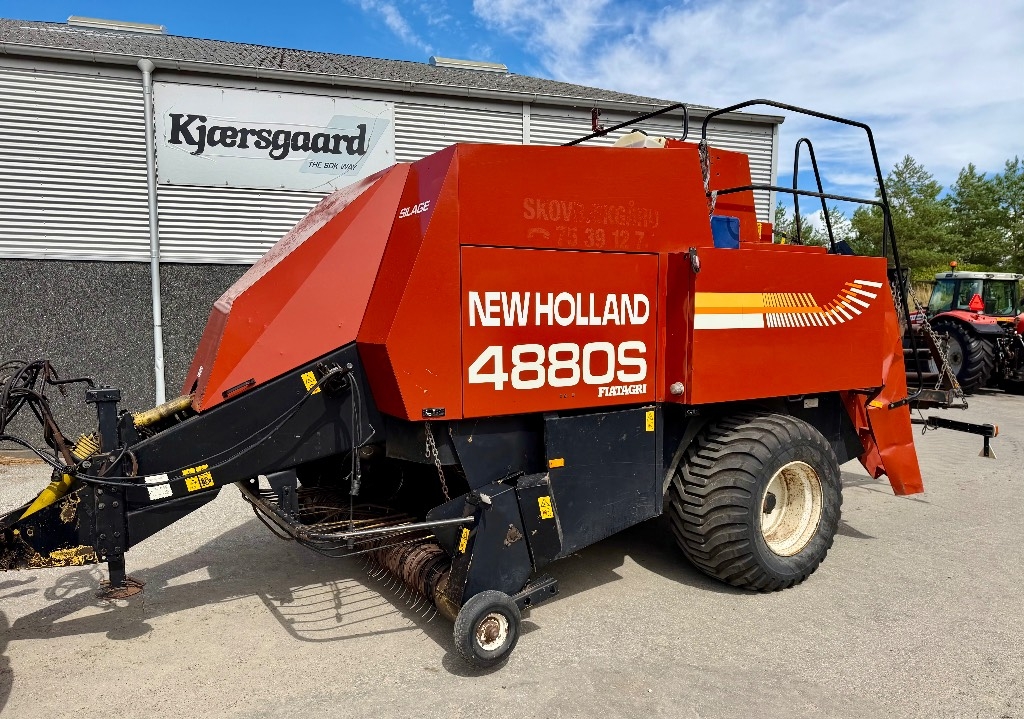 New Holland 4880 S