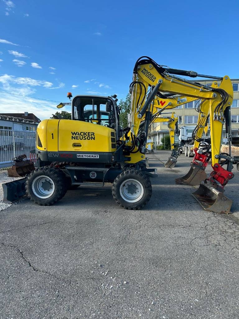 Pelle sur pneus Wacker Neuson EW100 — occasion 2019, 2 750 h
