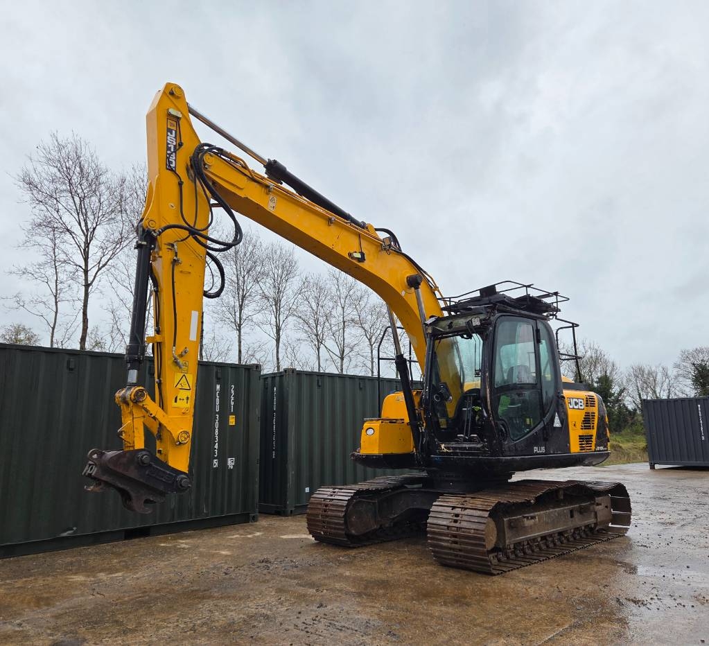 JCB JS 130 LC