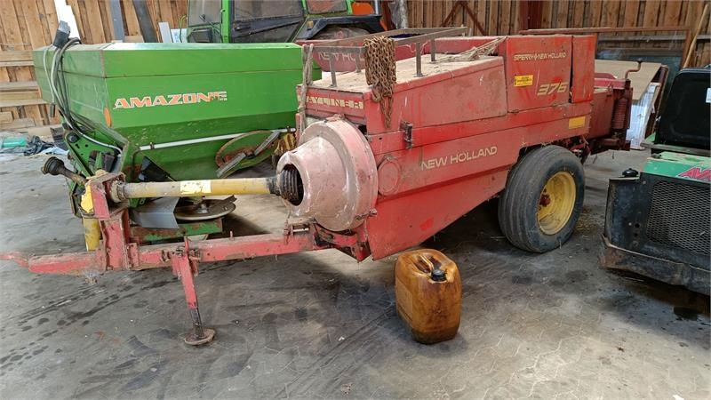 New Holland 376