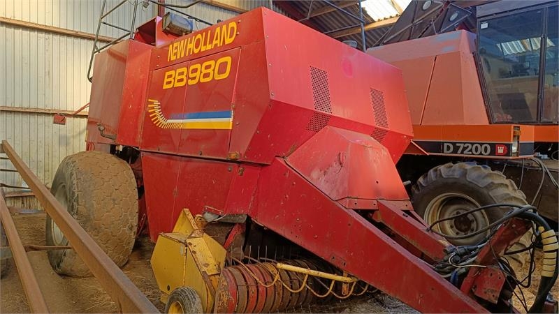 New Holland BB980