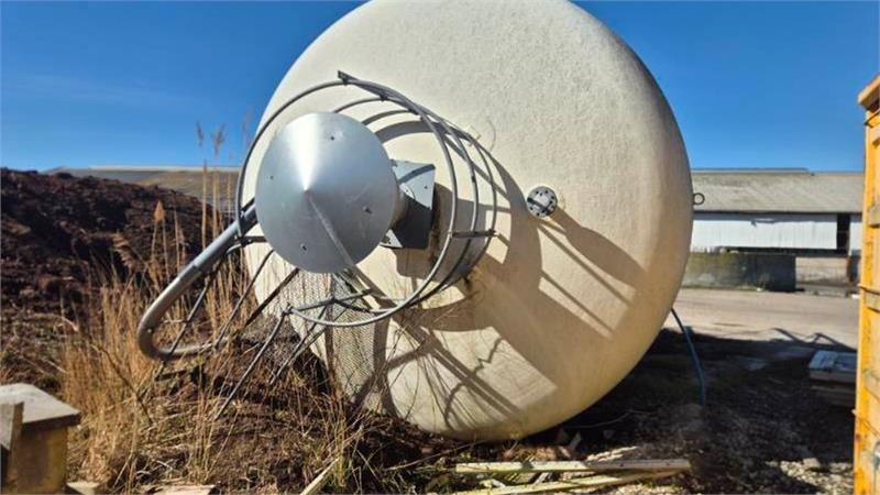 Tunetank 80 m3 med stige & fylderør