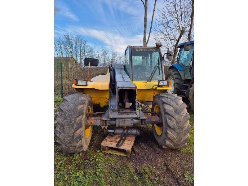 New Holland LM430