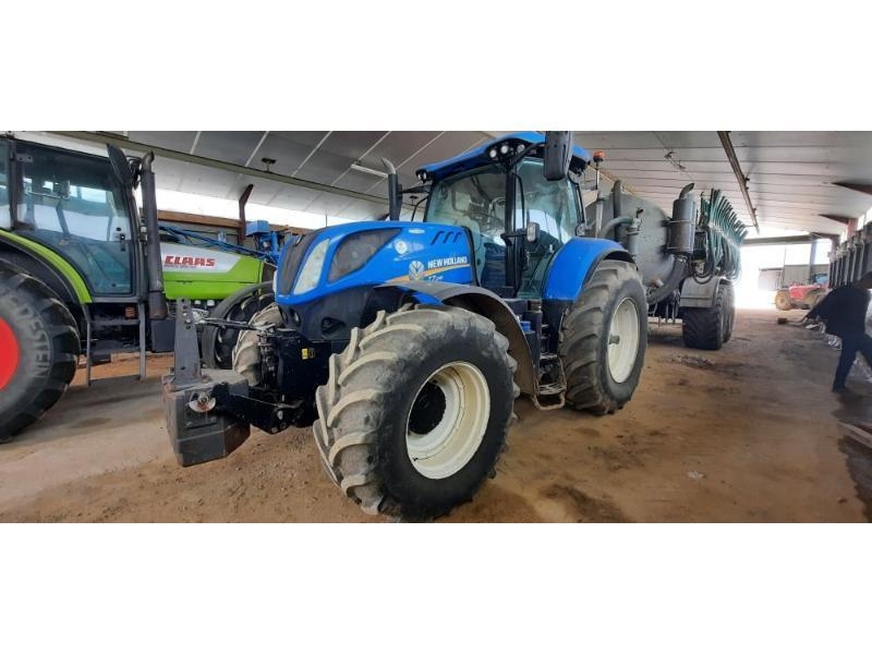 New Holland T7-245AC