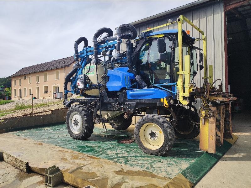 New Holland VN2080