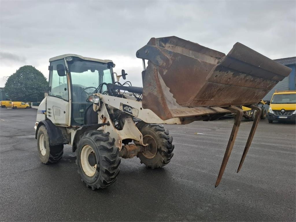 JCB 406