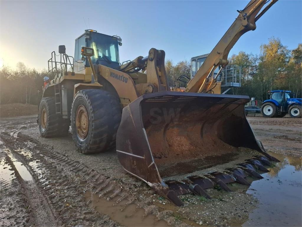 Komatsu WA600-6