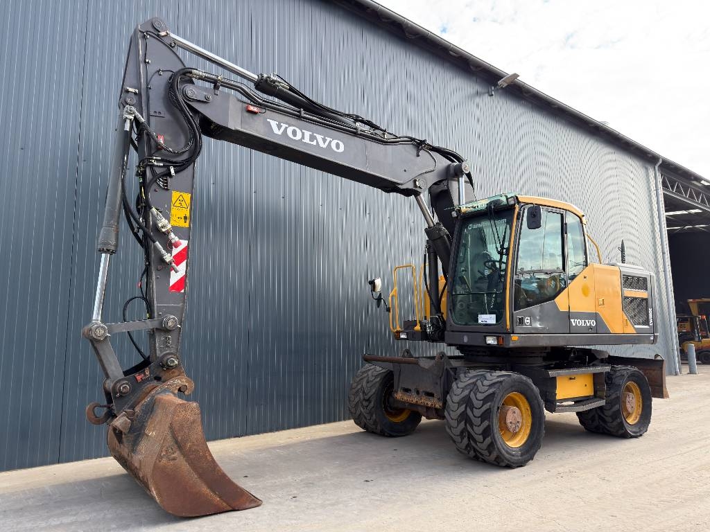 Pelle sur pneus Volvo EW180E — occasion 2015, 10 716 h