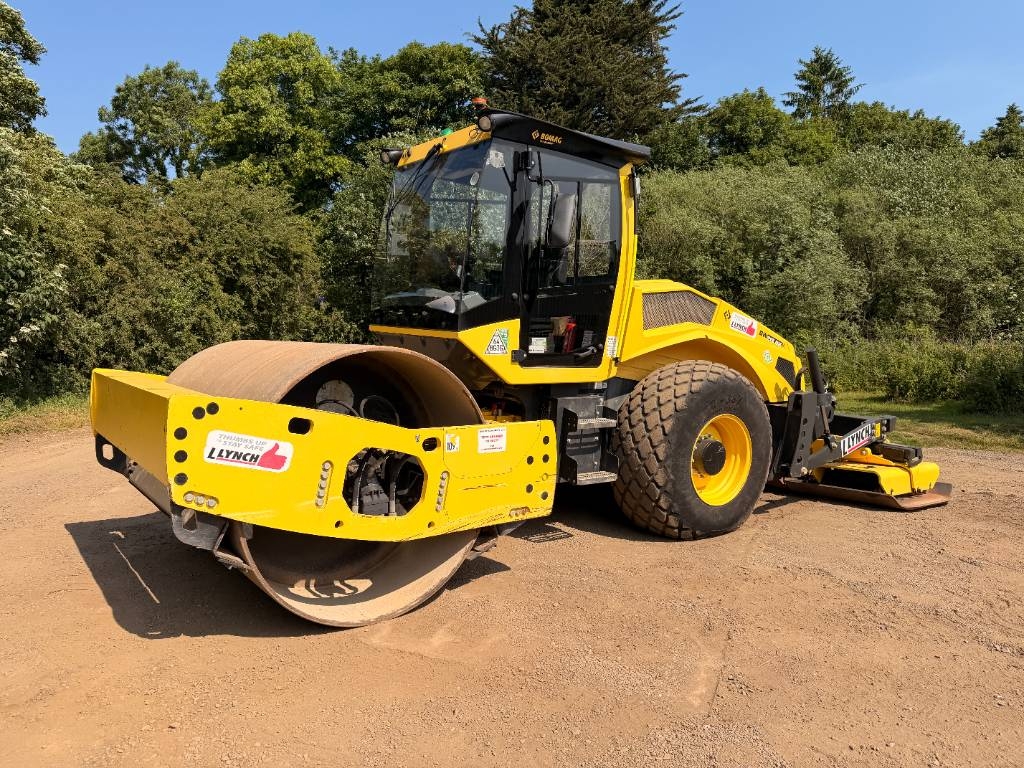 Bomag BW 213 DH+P-5 13 Ton Roller with Wacker Plate