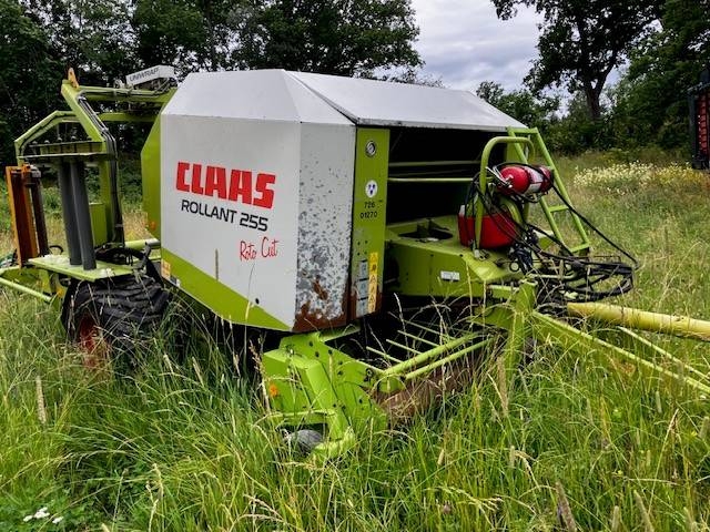 CLAAS Rollant 255 RC Uniwrap