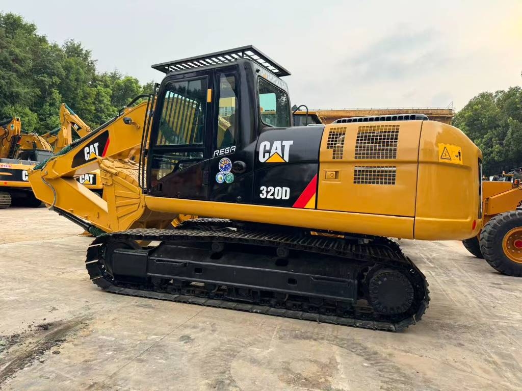 CAT 320D