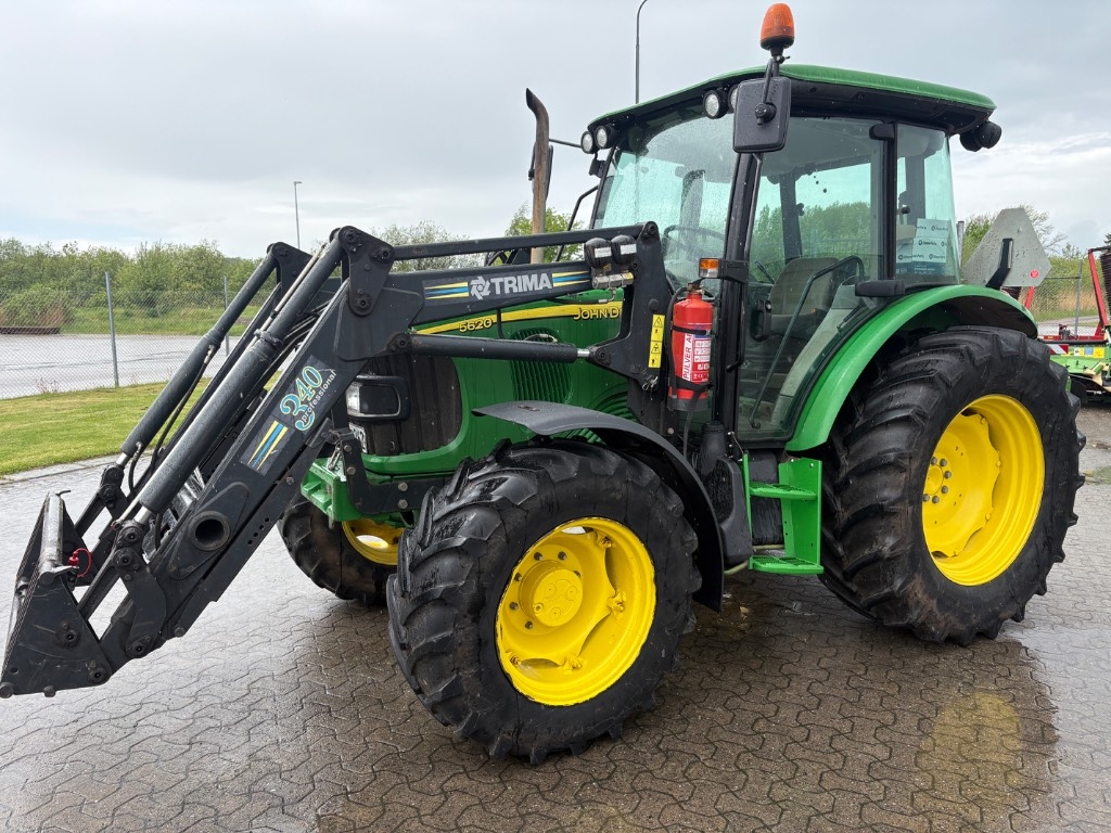 John Deere 5620