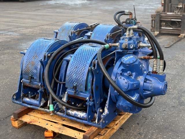 Poclain STAFFA HYDRAULIC DUBLE WINCH MAS 2200 KG