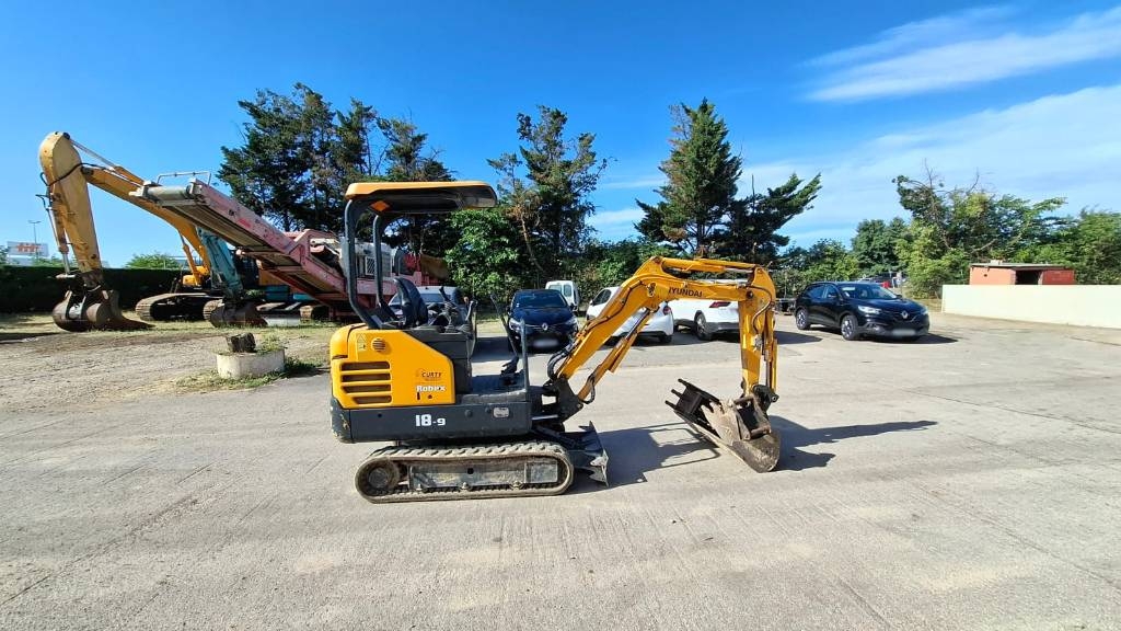 Hyundai R18-9