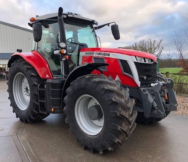 Massey Ferguson 7S.180