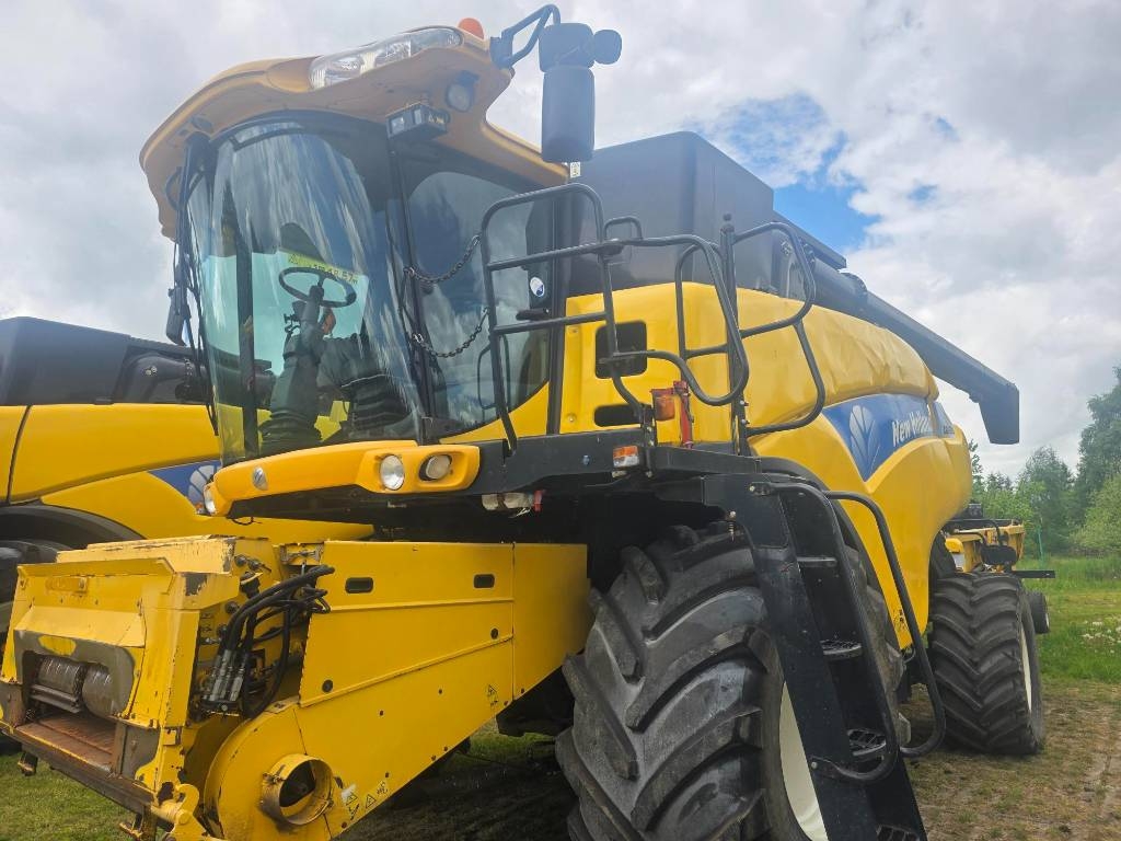 New Holland CR 9080