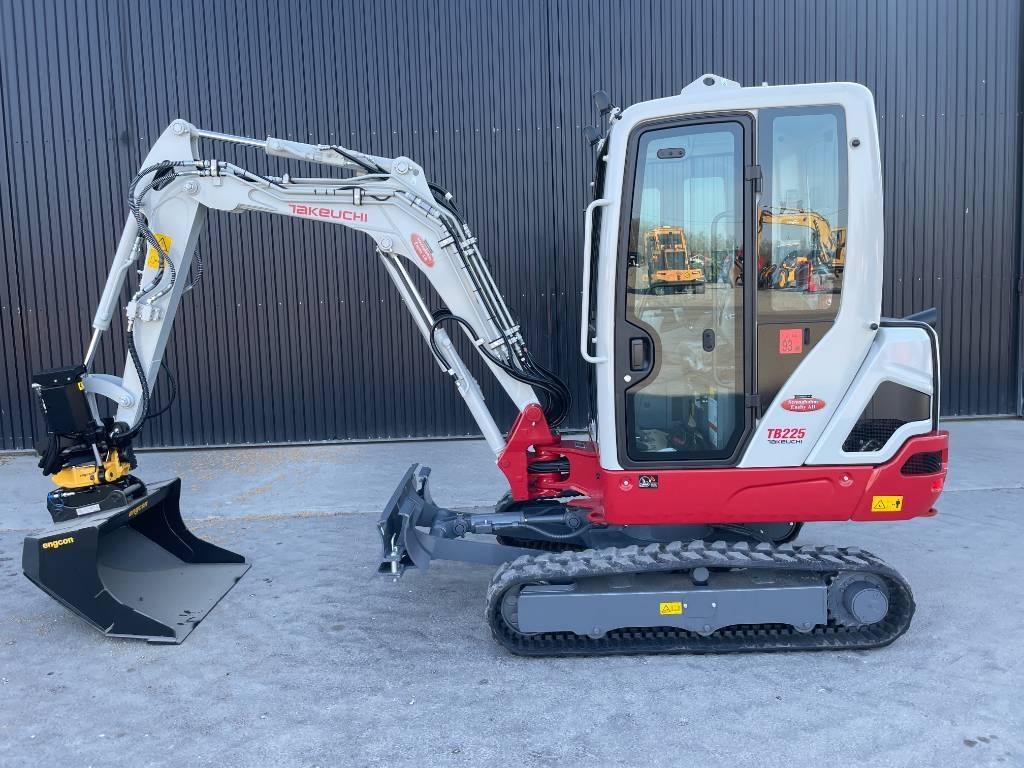 Takeuchi TB 225 / EC204 / MIG 2 / S40