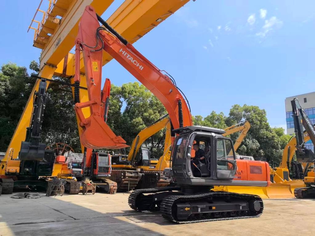 Pelle sur chenilles Hitachi ZX240HG — occasion 2021, 1 000 h
