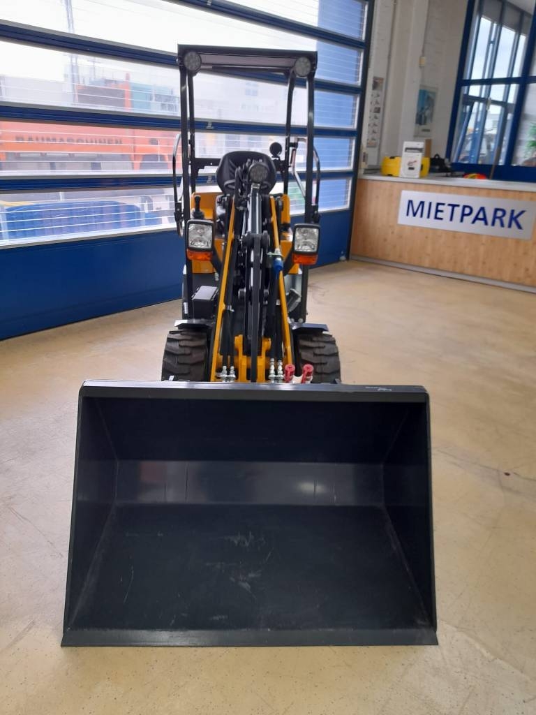 Chargeuse compacte Schäffer 1422 SGT — occasion 2024, 2 h