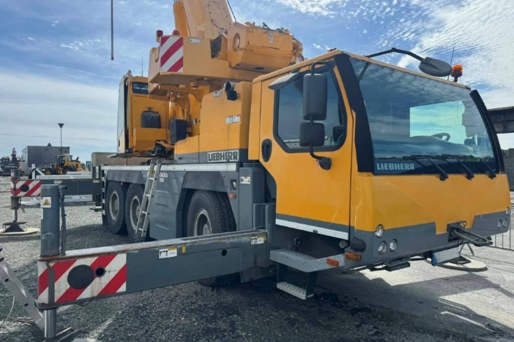 Grue tout-terrain Liebherr LTM 1060-3.1 — occasion 2014