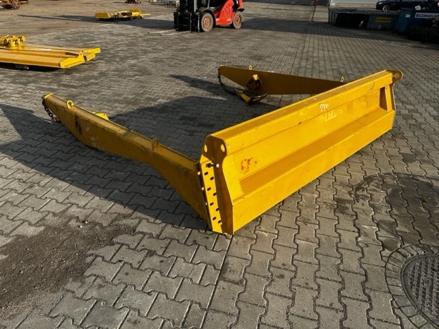 CAT 725 TAIL GATE