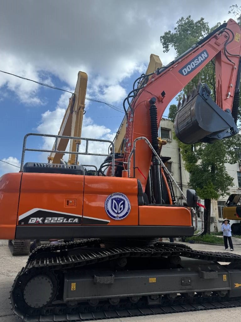 Doosan DX225LC-9C