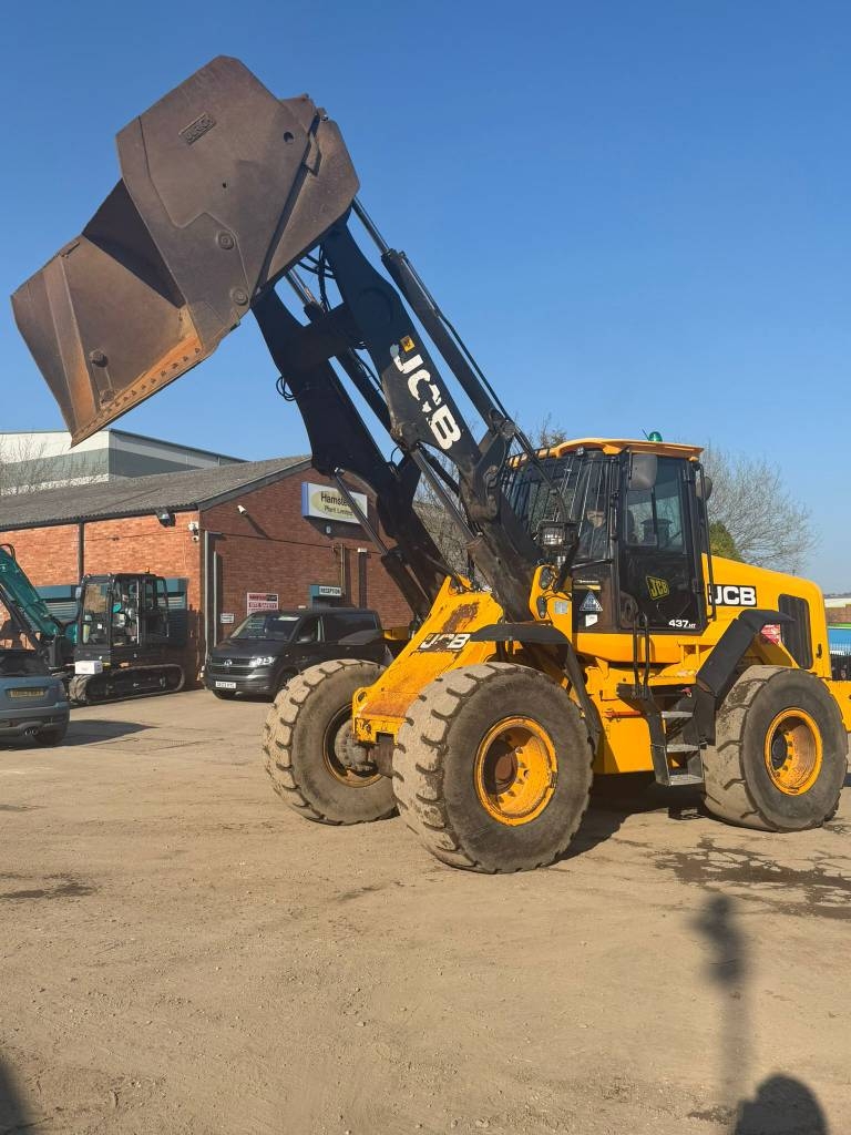 Chargeuse sur pneus JCB 437 HT T4 — occasion 2014, 16 343 h
